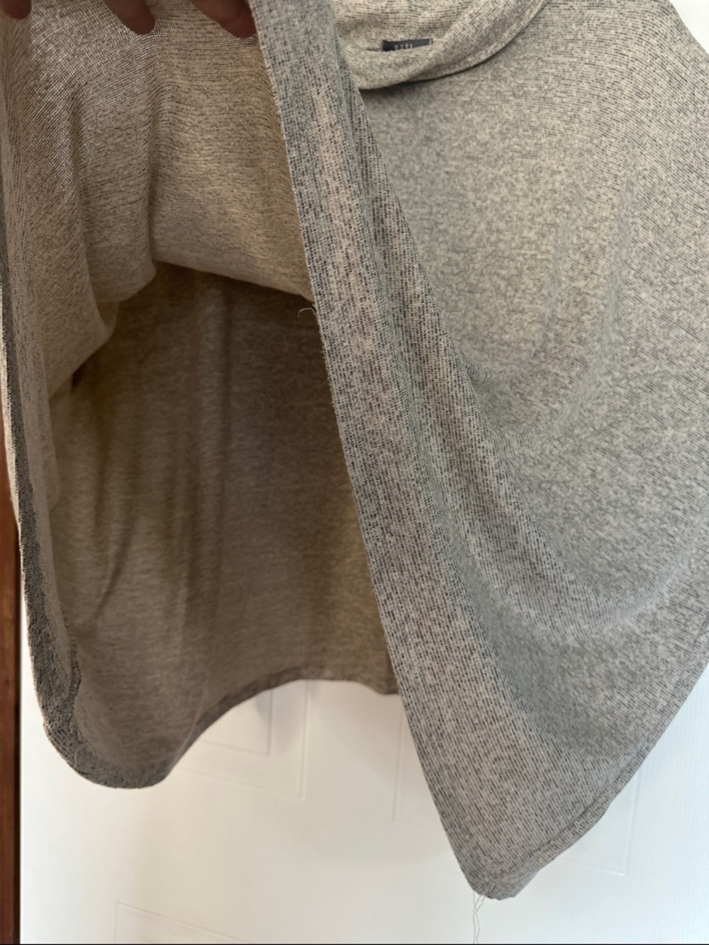 EUC Relaxed Funnel Neck Women's Sweater in Heather Light Gray & Cream - Picture 6 of 7